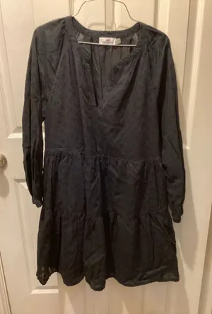 Vineyard Vines Black Tiered Long-Sleeve Dress thumbnail 1