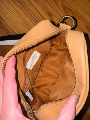 Universal Threads Women’s Crossbody Purse thumbnail 3