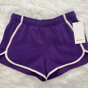 Lululemon Scuba Mid-Rise Oversized Shorts 3" College Purple Light Ivory Large thumbnail 3