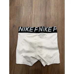 Nike Pro Dri-FIT 3 Inch Compression Shorts White Black CZ9857-100 Womens Medium thumbnail 3