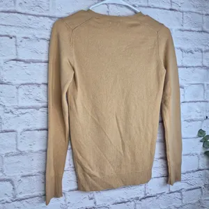 Benetton 100 Merino Wool Sweater XS Camel Tan V-Neck Italian Yarn Knit Pullover thumbnail 4