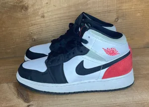 Nike Jordan Air Jordan 1 Mid thumbnail 1