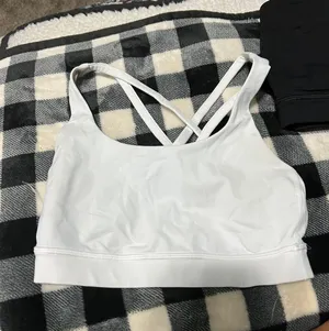 Lululemon Sports Bra Size 2 thumbnail 1