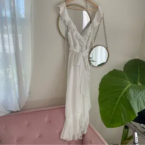NWT Show Me Your Mumu Samantha Ruffle Wrap‎ Dress size Medium thumbnail 2