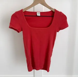 Aritzia Homestretch Scoop Neck Short Sleeve Shirt Red thumbnail 1