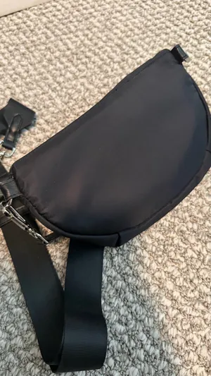 Steve Madden Madden NYC Crossbody/Fanny Pack Black with silver zipper accents thumbnail 5