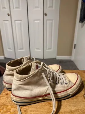 White Converse thumbnail 2