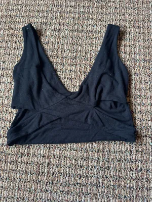 Black crop top with slits on sides thumbnail 2
