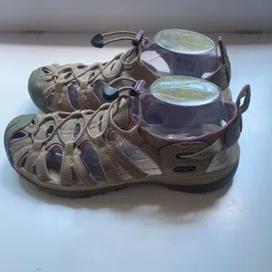 Keen Whisper Women’s Waterproof Sandals‎ Sport Sandal Shoes Taupe and Pink Shoe thumbnail 3
