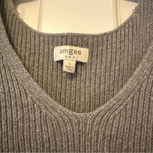 Umgee Grey Ruffle Wide Long Sleeve Knit Sweater Size Large thumbnail 5