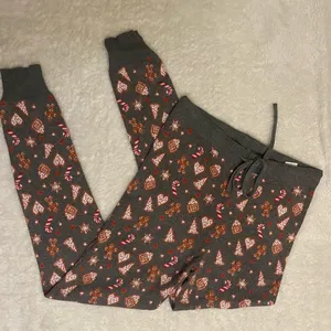 American Eagle Christmas Holiday Print Cozy Lounge‎ Joggers thumbnail 4