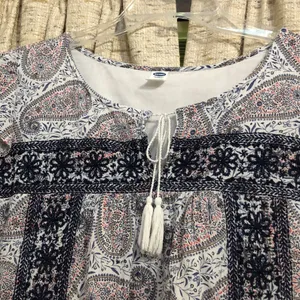 Old Navy Flutter Sleeve Paisley Print Embroidered Shift Dress thumbnail 2