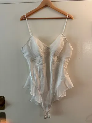Victoria’s Secret Vintage Gold Label Teddy Ivory Lace Sequins Bodysuit Fairy thumbnail 2