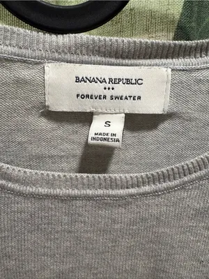 Banana Republic Light Gray Long Sleeve Crewneck Sweater thumbnail 2
