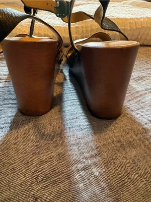 Lucky Brand Black Leather Studded Wedge Sandals thumbnail 6