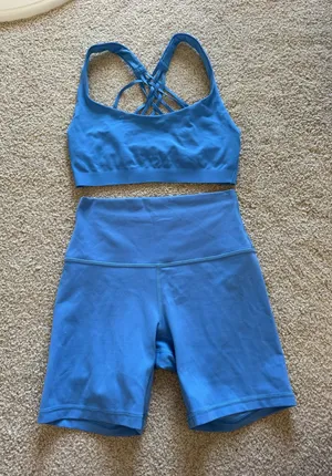 Lululemon blue set thumbnail 1
