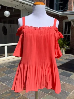 NWT NEW Cupio Coral Pleated Cold Shoulder Top M thumbnail 1