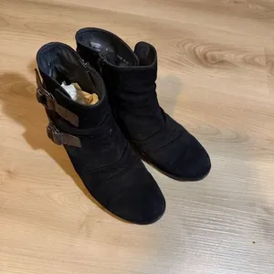 Paul Green Black Suede Size 7 Double Buckle Ankle‎ Boots Newbury 08327 Booties thumbnail 3