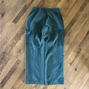 Old Navy Dynamic Fleece Cargo Pants thumbnail 5