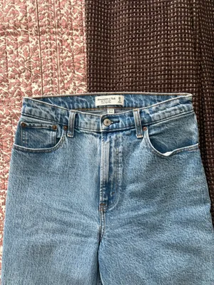 Abercrombie High-Rise Jeans Straight Curve Love thumbnail 3