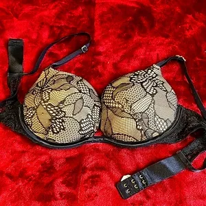 Victoria's Secret push up bra Size 36B $38 each thumbnail 1