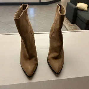 Boots Elegant Brown Heeled Boots for Women forever 21 size 8 thumbnail 6