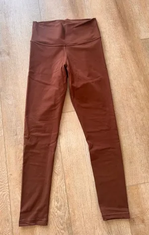 ⭐️Aritzia TNA High-Waist Brown Leggings thumbnail 1