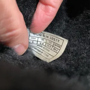 UGG‎ BLACK LEATHER BOOTS thumbnail 3
