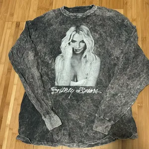 Britney Spear Graphic Long Sleeve tshirt thumbnail 1