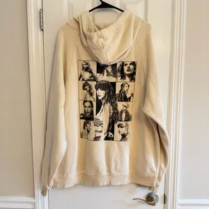 Taylor Swift‎ Eras Tour Sweatshirt Cream Black Size XL thumbnail 2