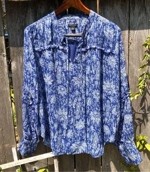 Ann Taylor Blue Paisley with ruffles Top Blouse M thumbnail 4