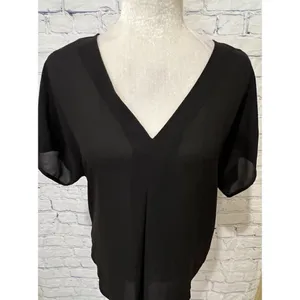 Michael Kors Women’s Short Sleeve Black Shirt Blouse V-neck Casual Medium thumbnail 2