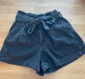 American Eagle Outfitters Paper Bag Shorts thumbnail 1
