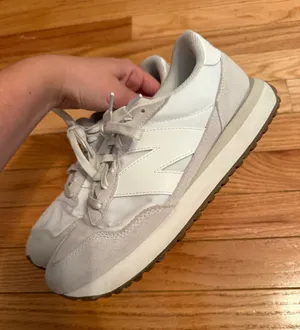 New Balance Shoes thumbnail 1
