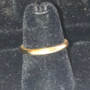 Size 5.75 Classic Gold Tone Band Ring thumbnail 2