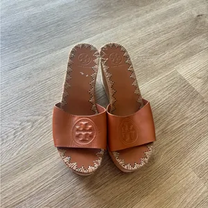 Tory Burch Wedge Leather Sandals thumbnail 2