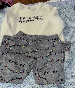 friends christmas pajamas thumbnail 1