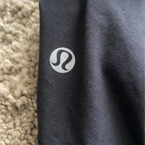 Lululemon Speed Shorts size 8 thumbnail 3