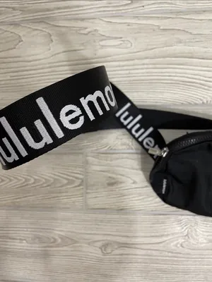 Lululemon Everywhere Belt Bag 1L thumbnail 3