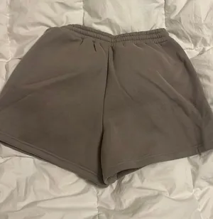 White Fox Boutique taupe grey shorts thumbnail 2