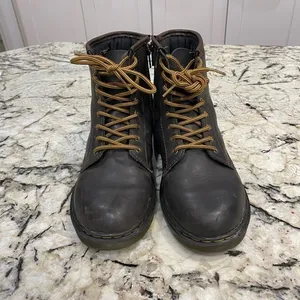 Dr. Martens 1460 Crazy Horse Leather Lace Up Boots Brown‎ thumbnail 3