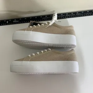 Women's Platform Sneakers Size 7 Beige Faux Leather Lace Up Comfort In Every Ste thumbnail 7
