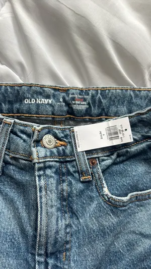 Old Navy High-Rise Curvy Wide Leg Jeans thumbnail 2