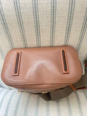 Dooney & Bourke Raleigh Roxy Leather Crossbody Shoulder Purse Bag thumbnail 11