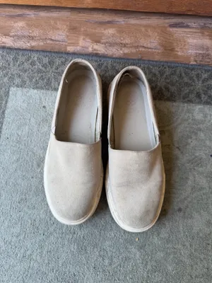 Vince Camuto ABBINNA SNEAKER in French Grey Suede thumbnail 5