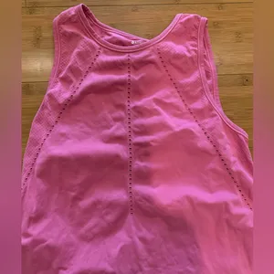 workout top size medium thumbnail 3