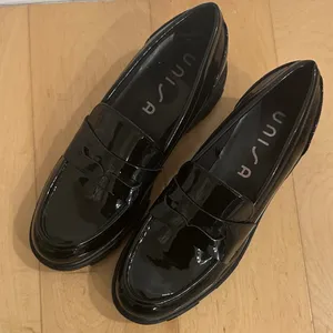Unisa Glossy Black Loafers for Women thumbnail 2