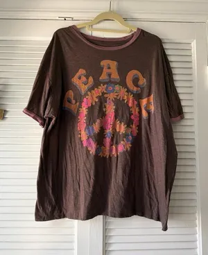 Natural Life oversized ringer graphic tee with a floral peace women's L thumbnail 1
