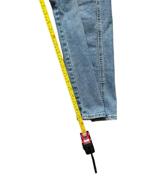Levi’s Signature Women’s High Rise Straight Leg Jeans 30 Light Wash thumbnail 4
