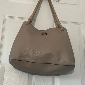 Tory Burch Light Brown Leather Mcgraw/Taylor Hobo Slouchy Bag thumbnail 4